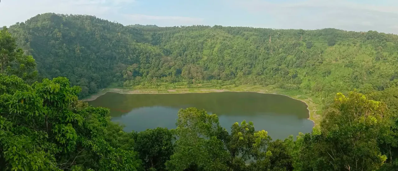 Ranu Bedali, Pesona Danau Alami di Lumajang yang Bikin Betah Berlama-lama