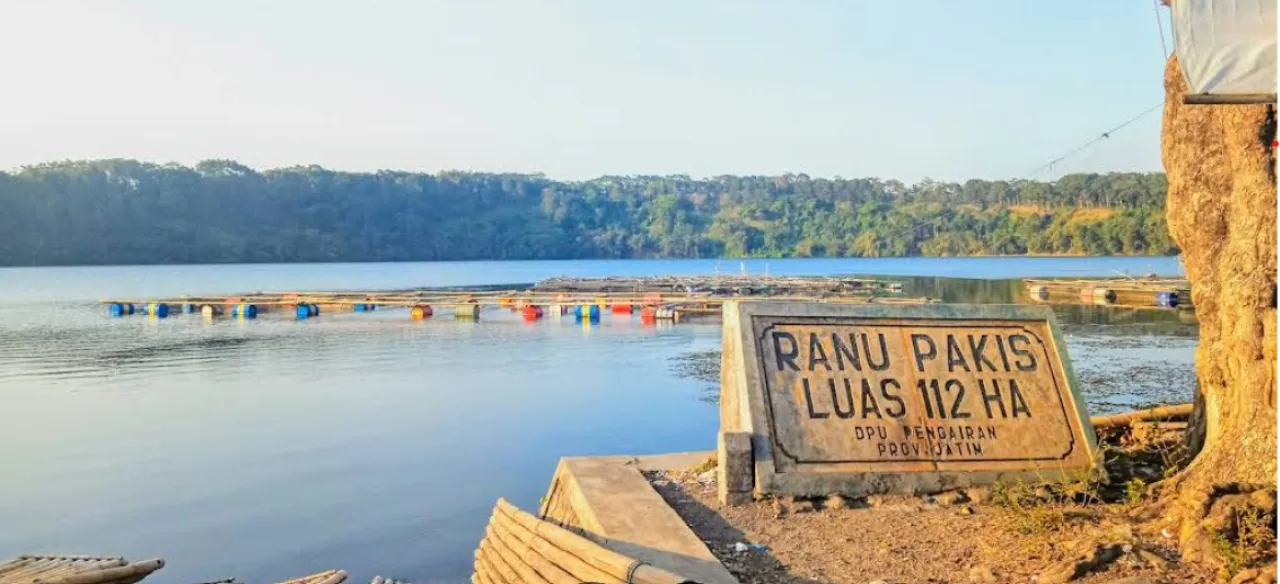 Ranu Pakis Lumajang, Danau Asri di Kaki Gunung Lemongan yang Menyegarkan Jiwa