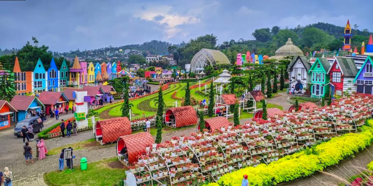 Florawisata Santerra de Laponte, Surga Bunga Warna-Warni di Pujon Malang