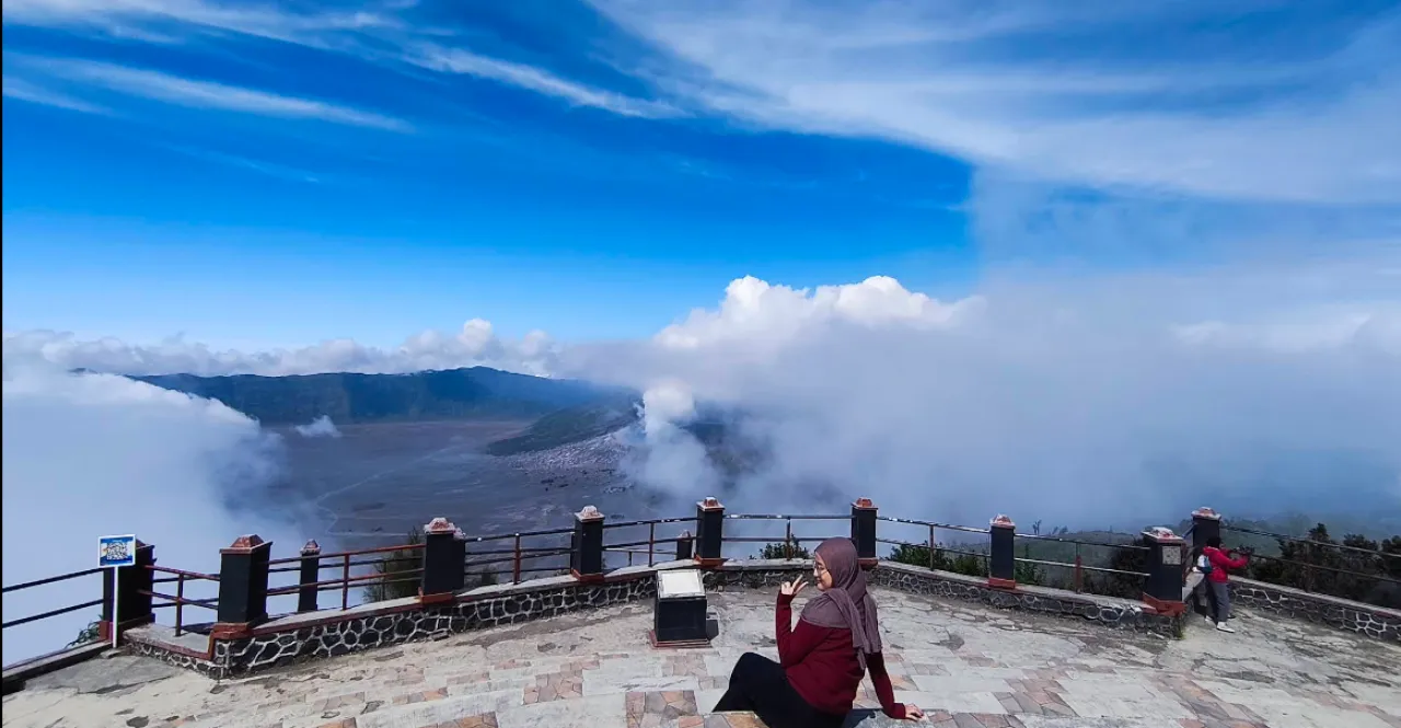 Menyambut Mentari di Puncak Gunung Penanjakan, Pesona Negeri di Atas Awan pasuruan
