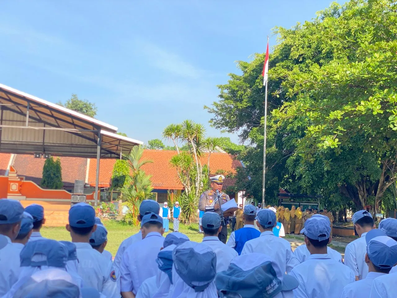 Pelajar Lumajang Diingatkan Kasatlantas: Jangan Gagah di Jalan, tapi Tumbang karena Lalai!