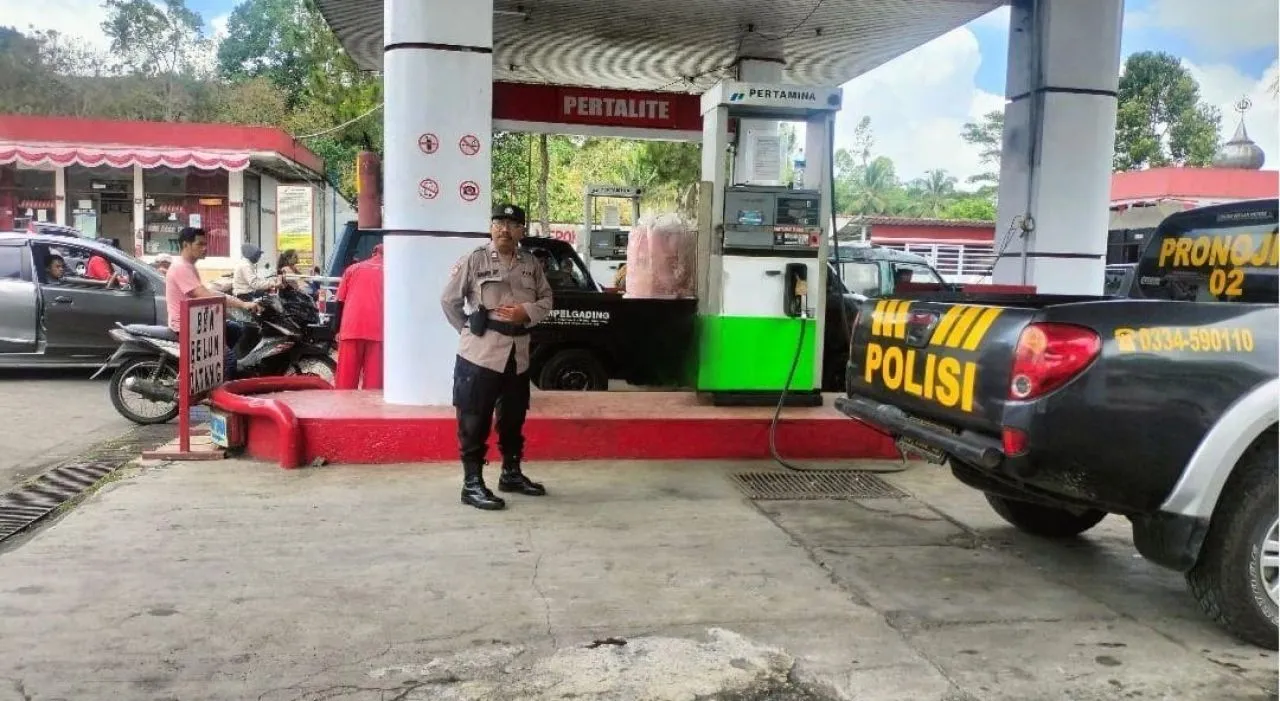 Wujudkan Kamtibmas Kondusif, Polsek Pronojiwo Rutin Patroli di Titik Rawan Kriminalitas