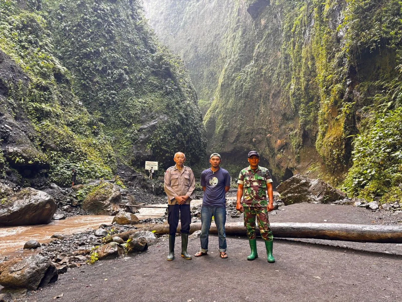 Polsek Pronojiwo Kawal Pengelolaan Bumdes Air Tumpak Sewu Sidomulyo