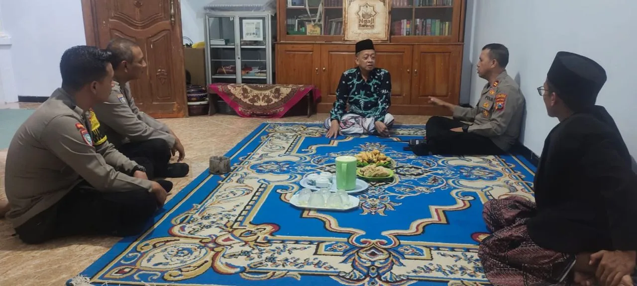 Polsek Lumajang Kota Dampingi Aremania Gelar Doa Bersama Tragedi Kanjuruhan