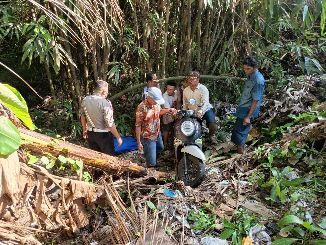 Warga Gempar! Mayat Pemuda Ditemukan di Sungai Klakah, Diduga Korban Laka Tunggal
