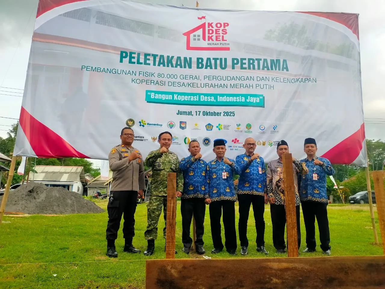 Kapolsek Kunir Hadiri Peletakan Batu Pertama Gudang Koperasi Merah Putih di Dorogowok