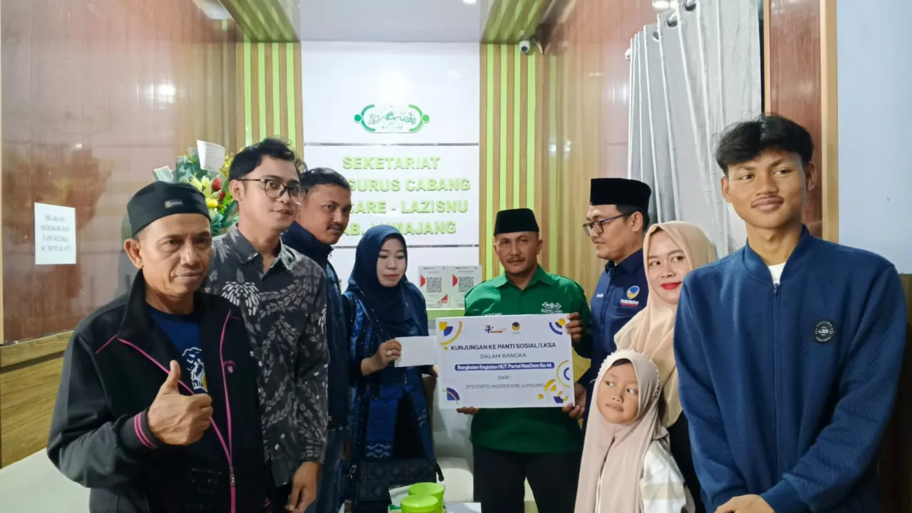 NasDem Lumajang Baksos Sentuh LazisNU, LKSA Muhammadiyah dan Penderita Epidermolysis Bullosa