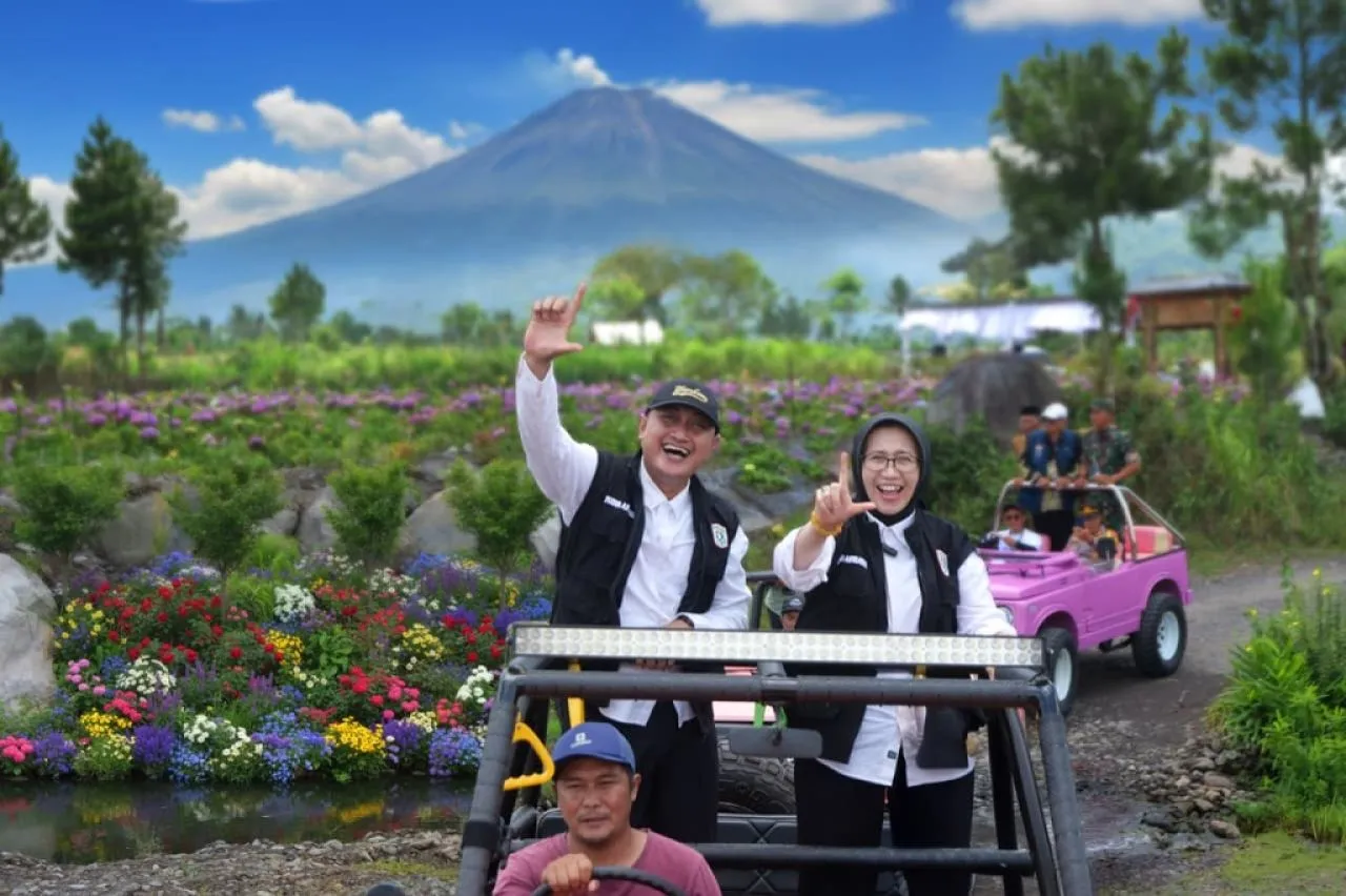 Dari Desa Sumberurip untuk Indonesia: Pronojiwo Hadirkan Taman Bunga Puspa Adi Warna