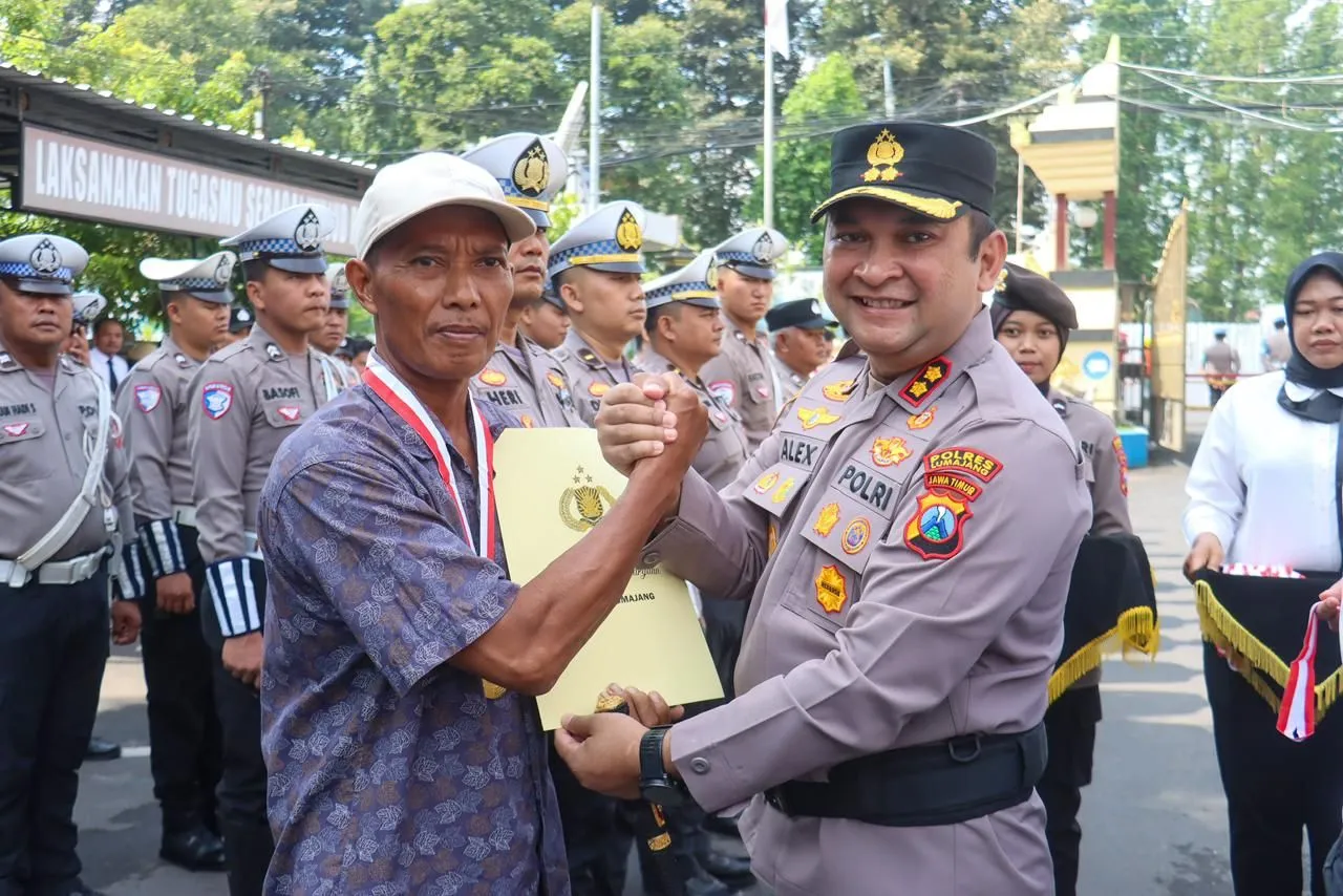 Kapolres Lumajang Apresiasi Personel dan Warga Berprestasi, Semangat Kolaborasi untuk Lumajang Aman