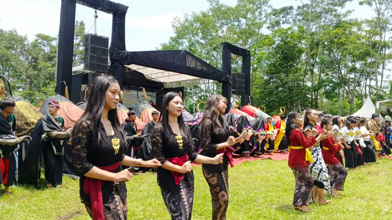 Tradisi Bantengan Menyapa Alam Wisata Lumajang Lestarikan Seni dan Berdayakan UMKM