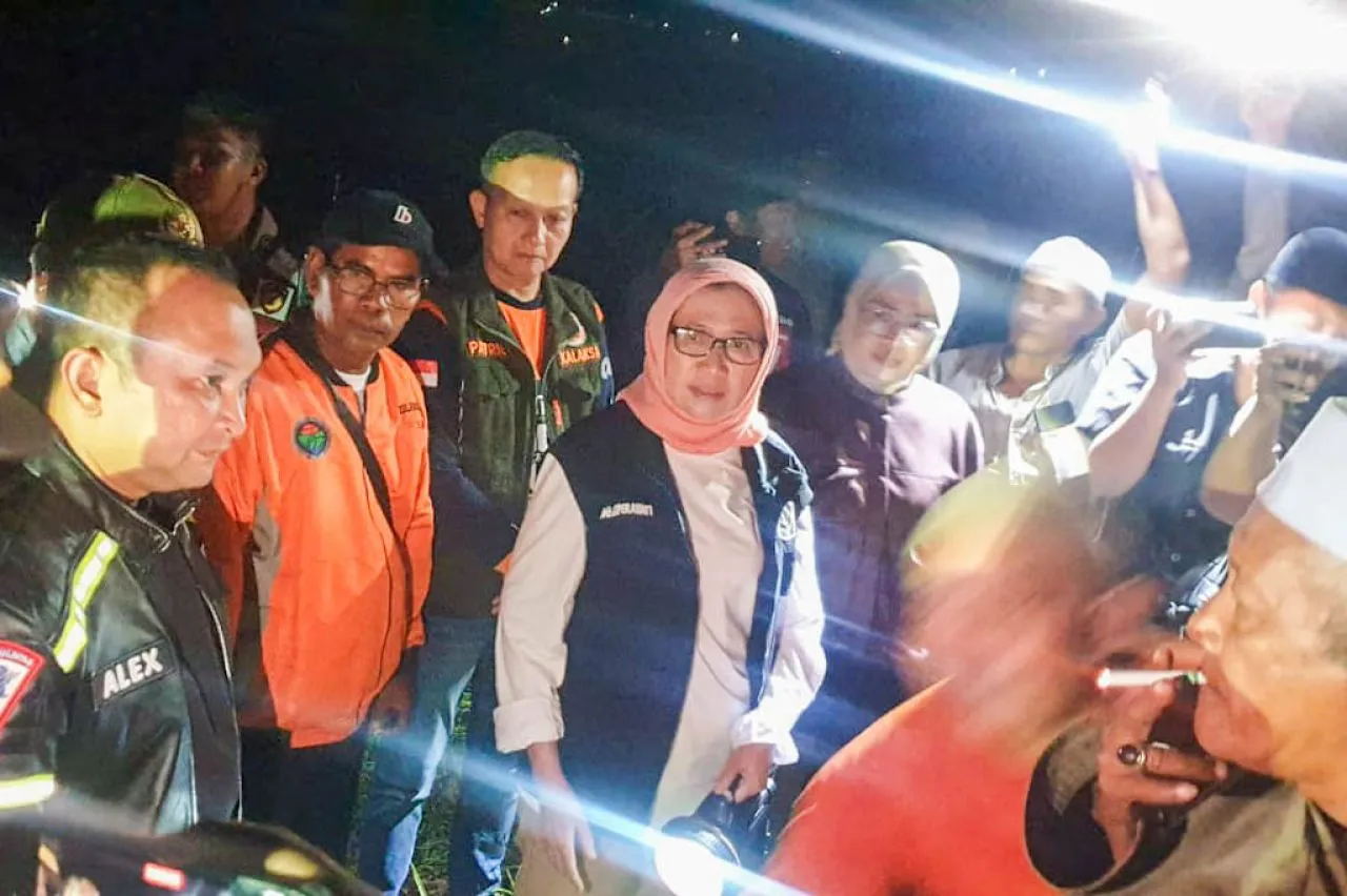 Bupati Lumajang Turun Lapangan di Tengah Status Awas Semeru