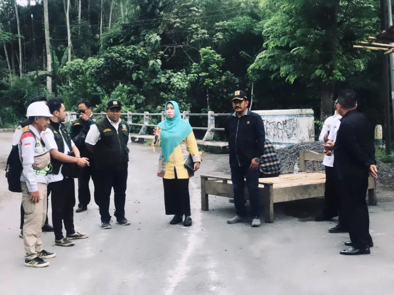 Komisi B DPRD Lumajang Minta Perbaikan Jalan Desa Sesuai Standar Nasional