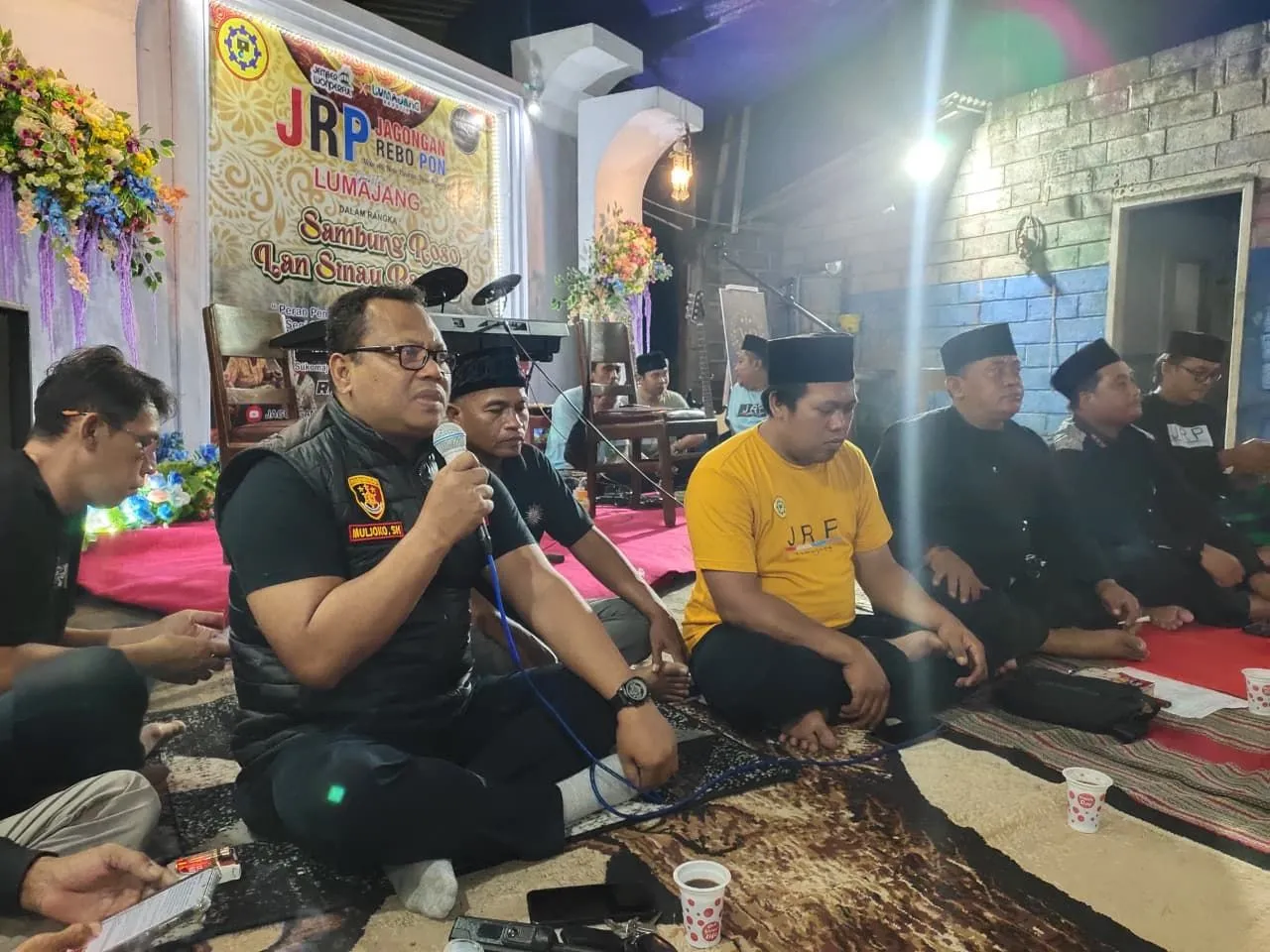 Kapolsek Kunir Turun ke Masyarakat, Jagongan Rebo Pon Jadi Ajang Guyub Polisi dan Warga