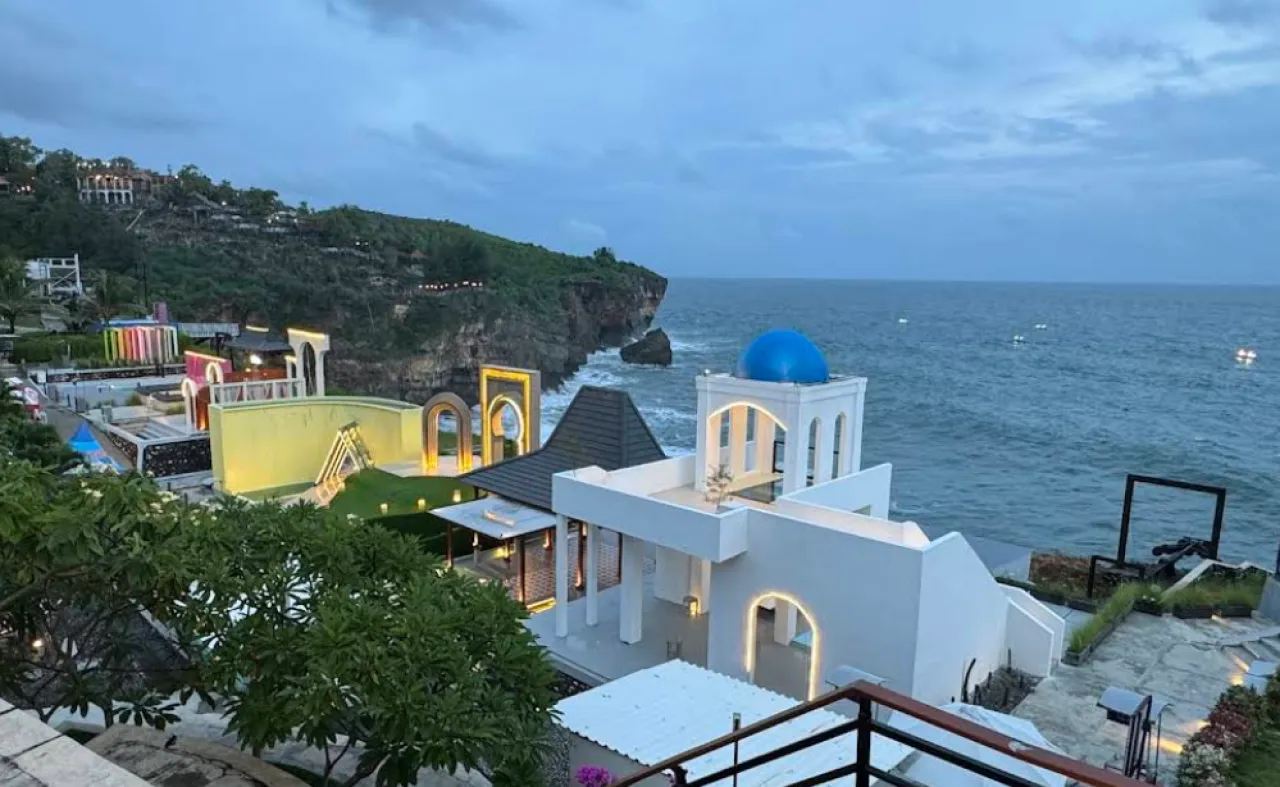 Menikmati Keindahan Laut Selatan di HEHA News Cabin & Ocean Glamping Gunungkidul Yogyakarta