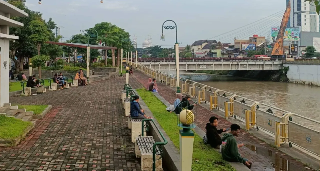 Taman Bendungan Tirtonadi, Ruang Santai Kota Solo Surakarta yang Semakin Diminati Wisatawan