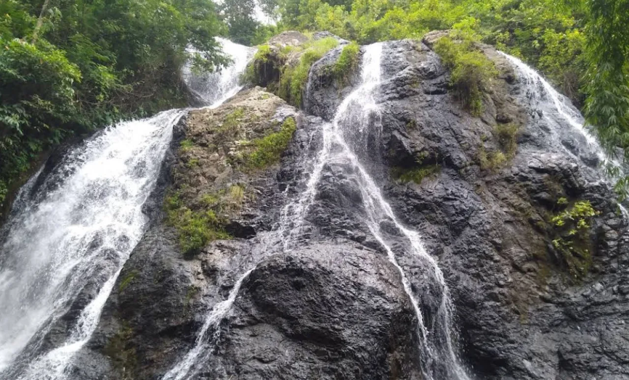 Air Terjun Sewawar Sedinding,Permata Tersembunyi di Lereng Jenawi yang Memukau Wisatawan Karanganyar