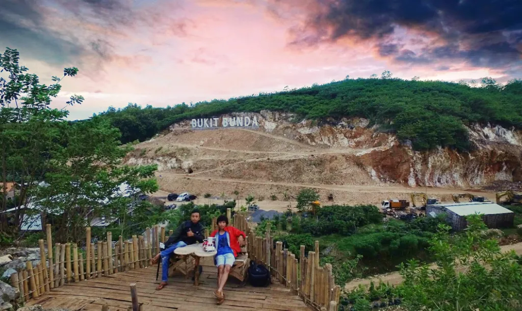 Bukit Bunda, Wisata Alam Bernuansa Religi di Kademangan Blitar