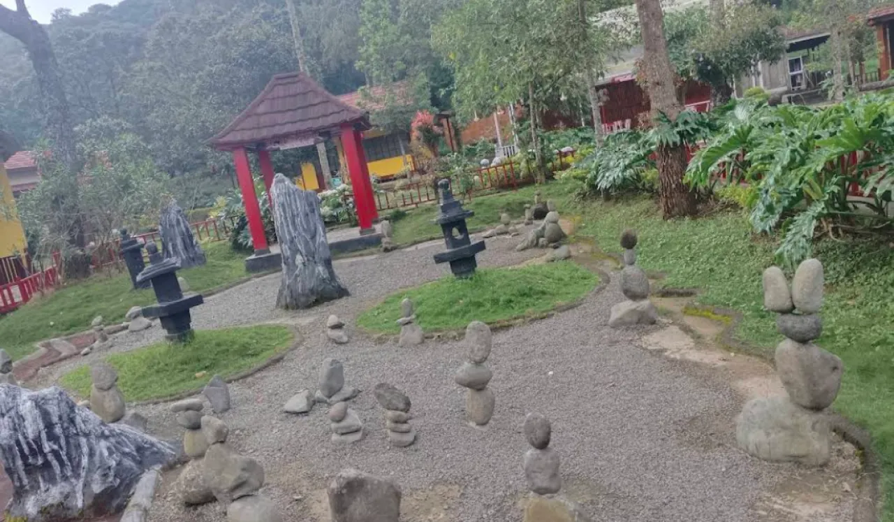 Cemara Kandang Karanganyar, Wisata Sejuk di Lereng Lawu yang Kian Diminati Wisatawan