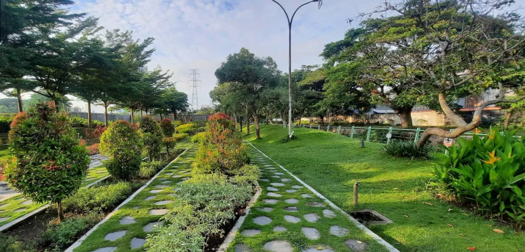 Taman Hijau SLG, Ruang Rekreasi Favorit Keluarga di Kabupaten Kediri