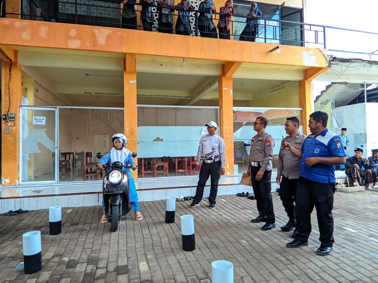 Satlantas Lumajang Gencarkan Edukasi Tertib Lalu Lintas di Kalangan Santri