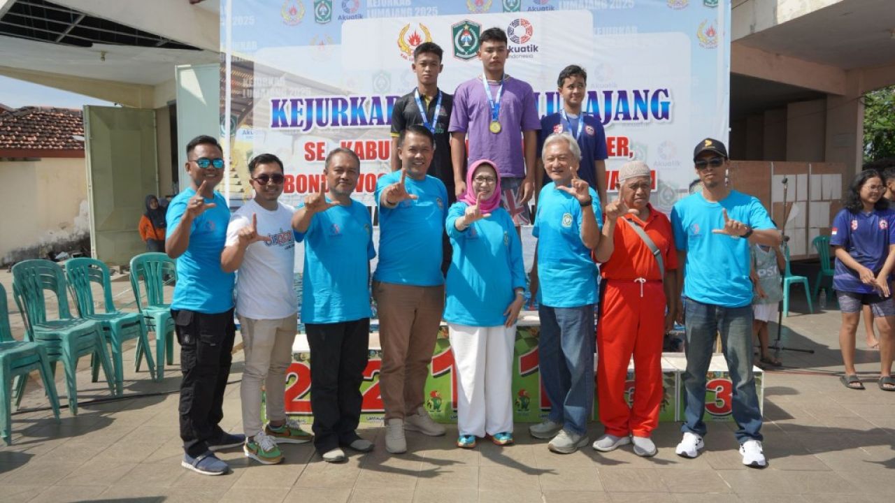 Bupati Lumajang Komitmen Benahi Kolam Renang Veteran demi Prestasi Daerah