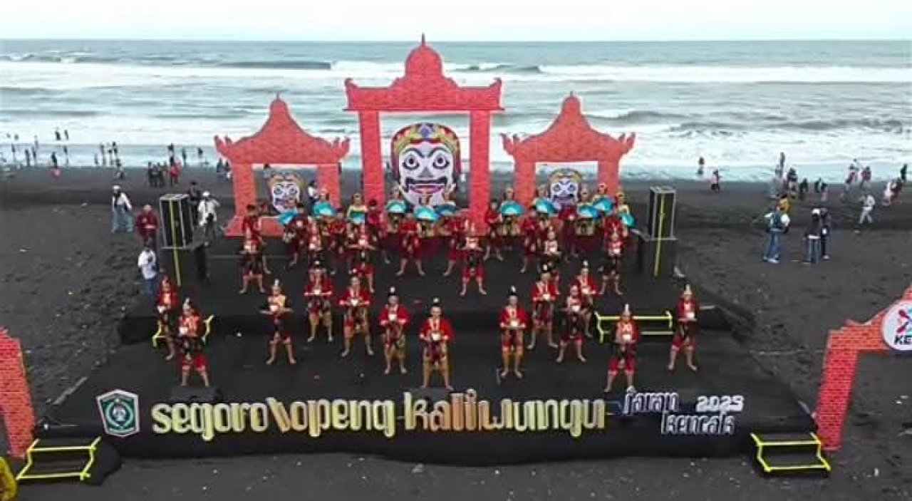 Segoro Topeng Kaliwungu, Ikhtiar Lumajang Menjadi Panggung Budaya Nasional