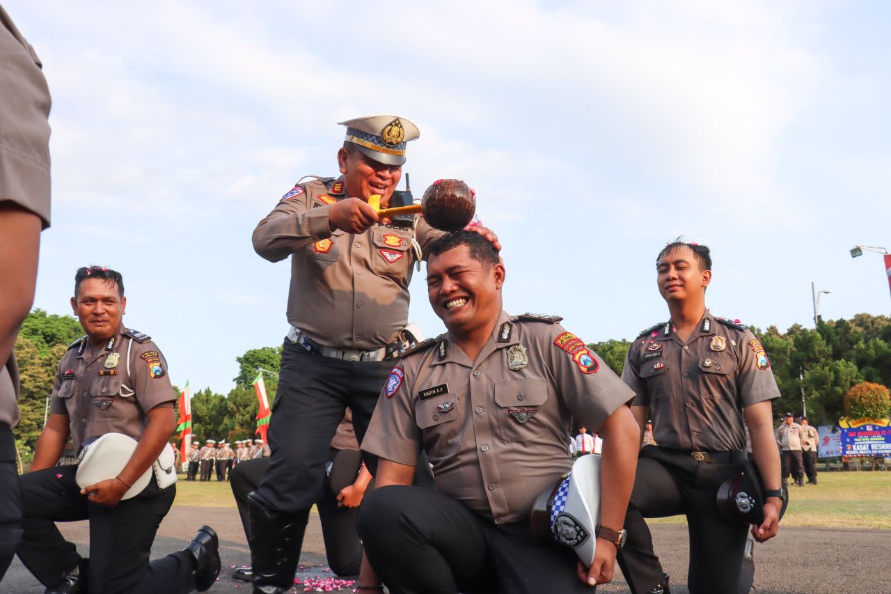 Naik Pangkat di HUT Bhayangkara, Kapolres Lumajang: Ini Bukan Hadiah, Ini Hasil Keringat!