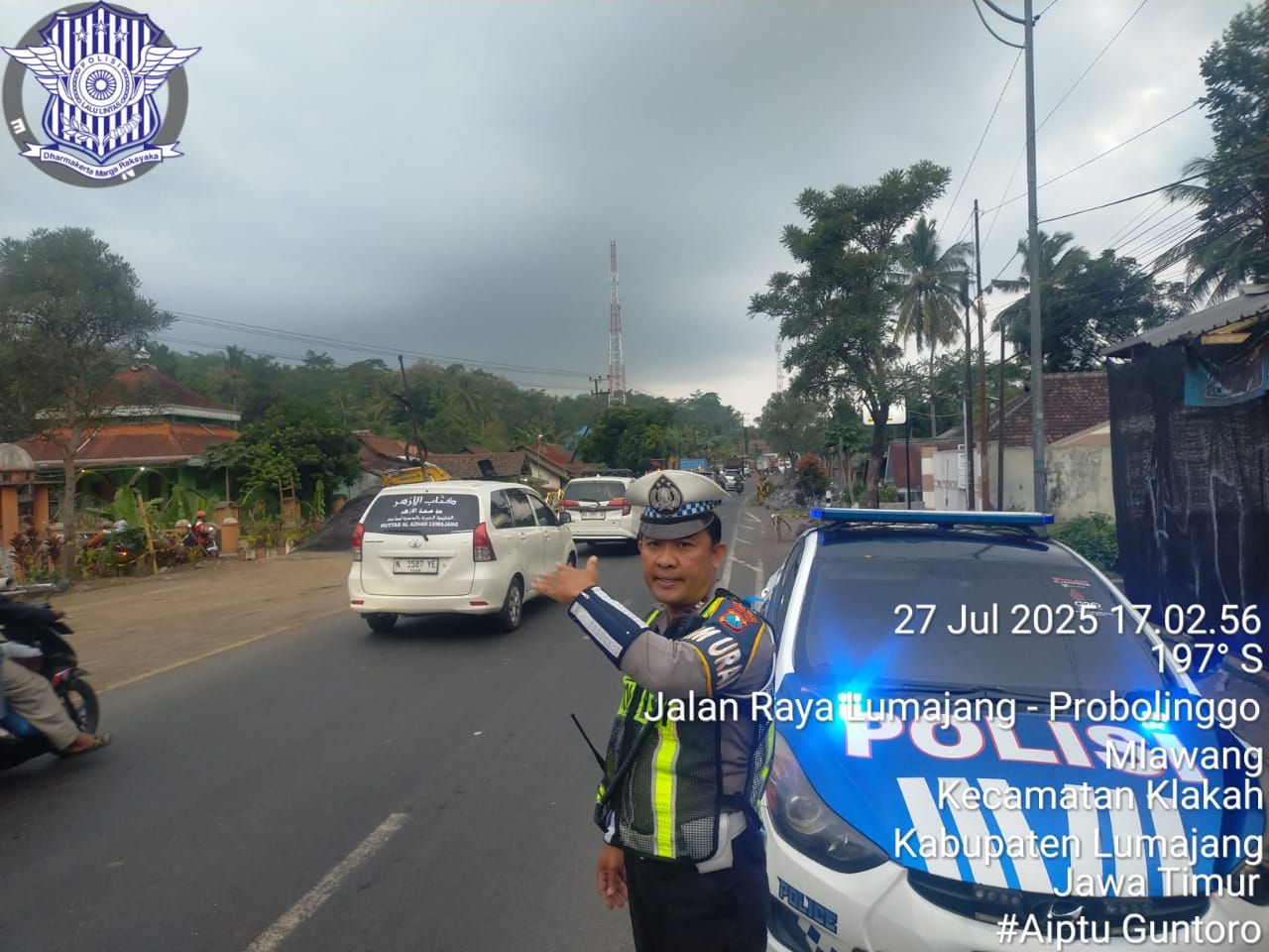 Satlantas Polres Lumajang Lakukan Rekayasa Lalu Lintas di Jembatan Jagalan