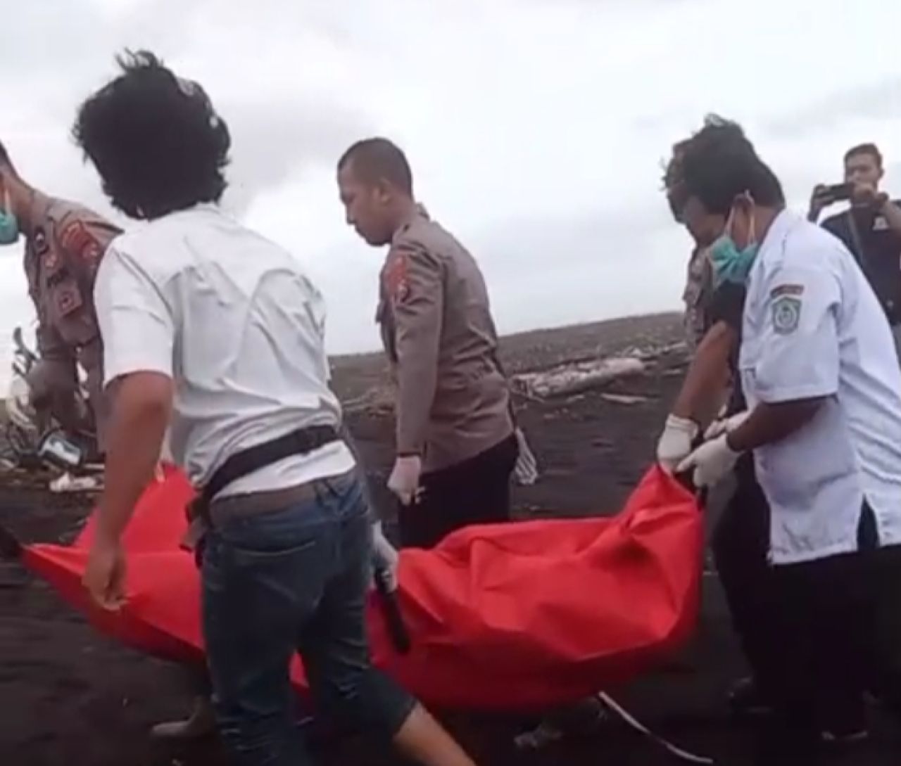 Mayat Misterius Tanpa Busana Gegerkan Pantai Selok Anyar Lumajang