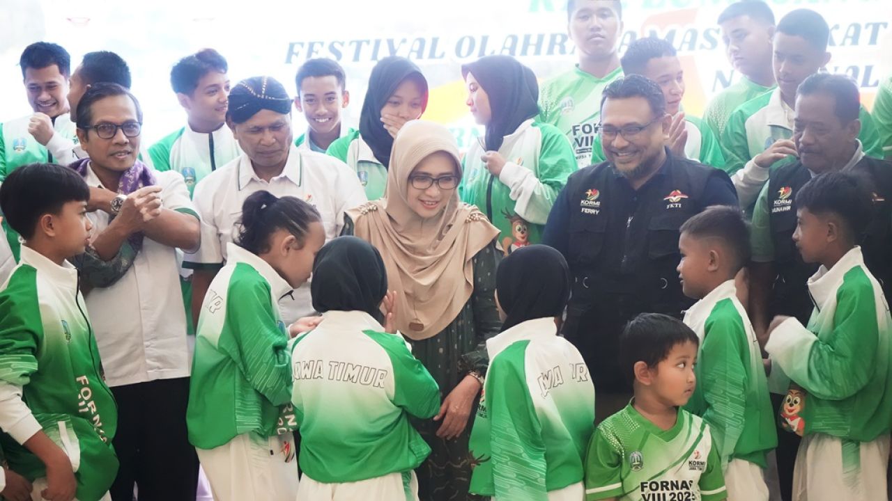 Lumajang Lepas 30 Atlet ke FORNAS VIII 2025, Bupati Dorong Bawa Pulang Prestasi