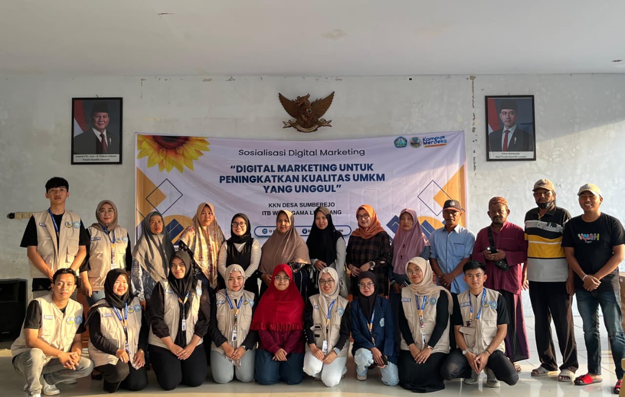 Mahasiswa ITB Widya Gama Lumajang Gelar Program Optimasi Pemasaran Produk UMKM di Desa Sumberejo