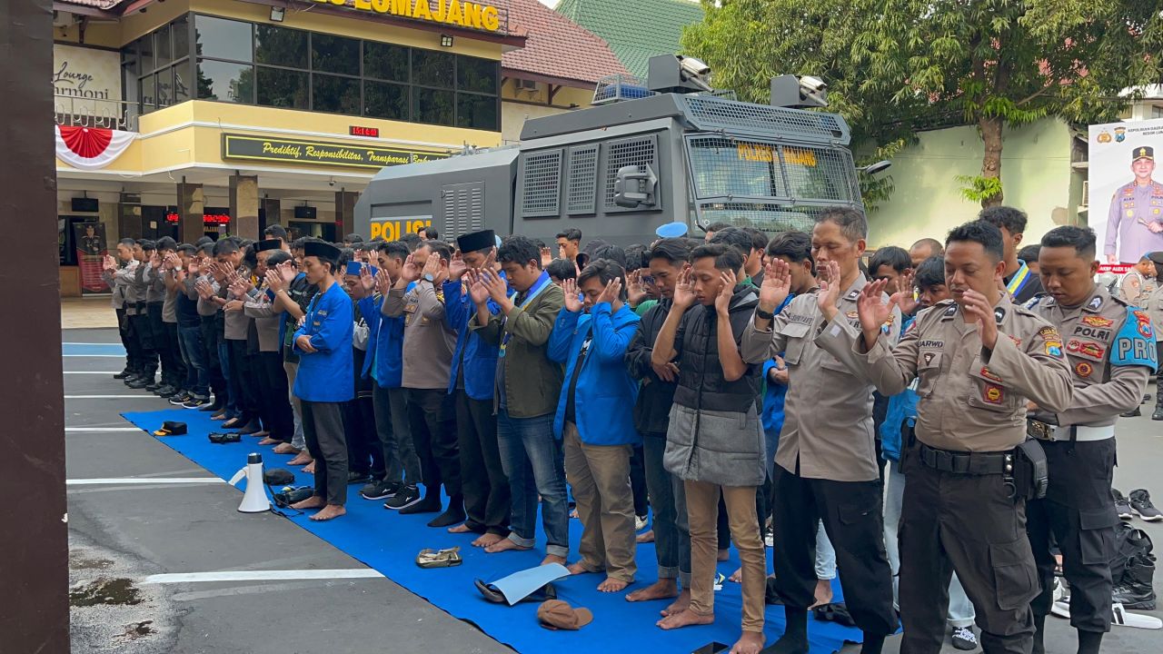 PMII Lumajang Gelar Sholat Gaib, Desak Transparansi Kasus Kematian Affan Kurniawan