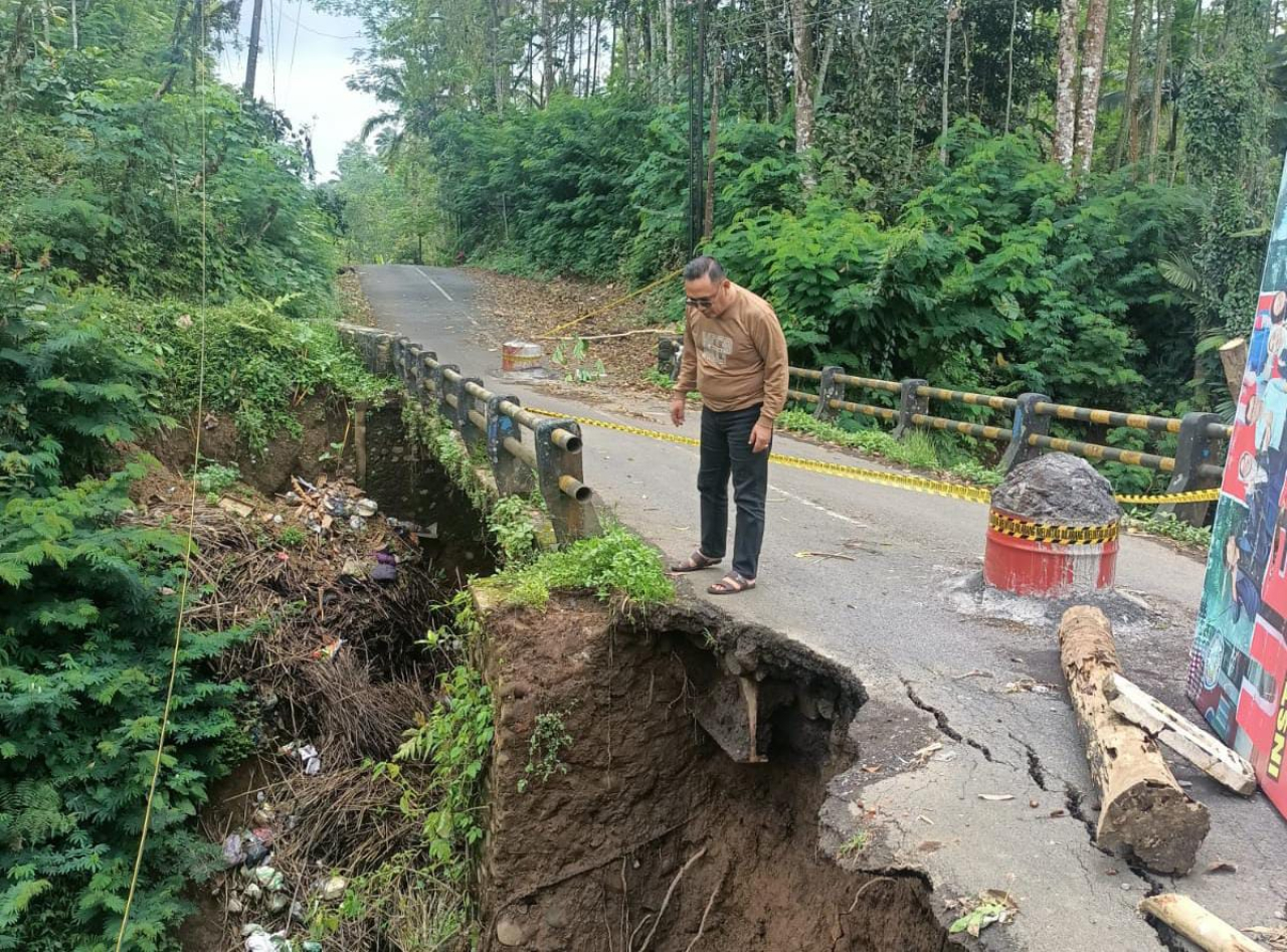 Jembatan Kandangtepus Senduro Putus, Anggota DPRD Lumajang Angkat Bicara