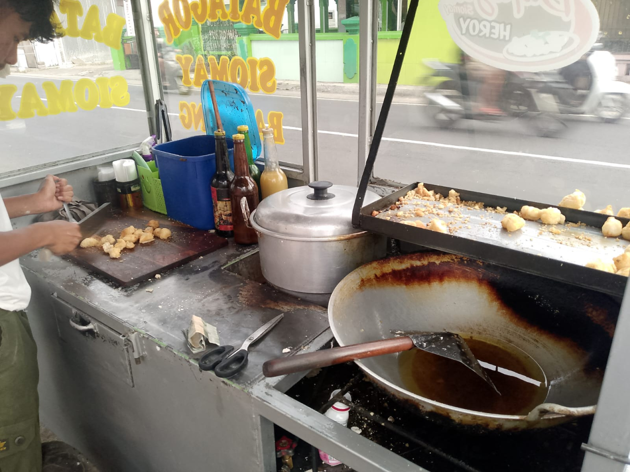 Batagor Siomay Mas Kandi Lumajang, Camilan Murah Meriah di Klanting