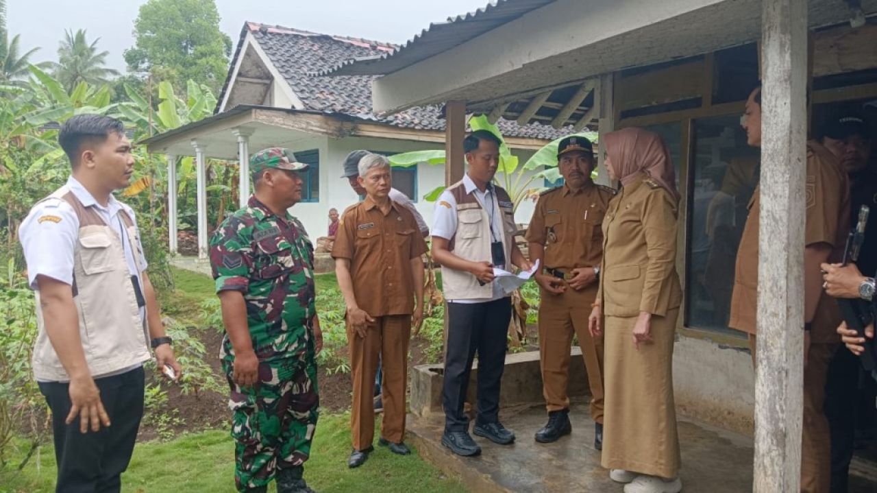 Bupati Lumajang Pastikan Rumah Lansia di Pasrujambe Segera Direnovasi