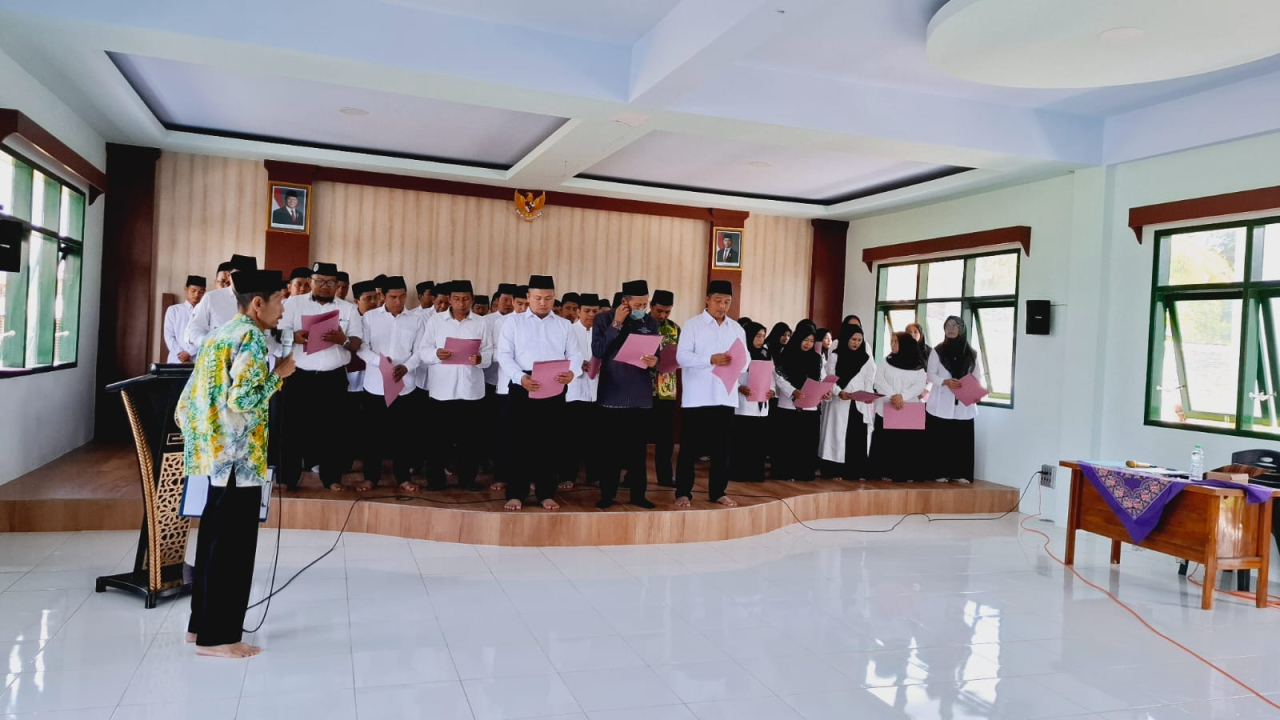 UNISYA Lumajang Lantik Pimpinan dan Karyawan Periode 2025 – 2029