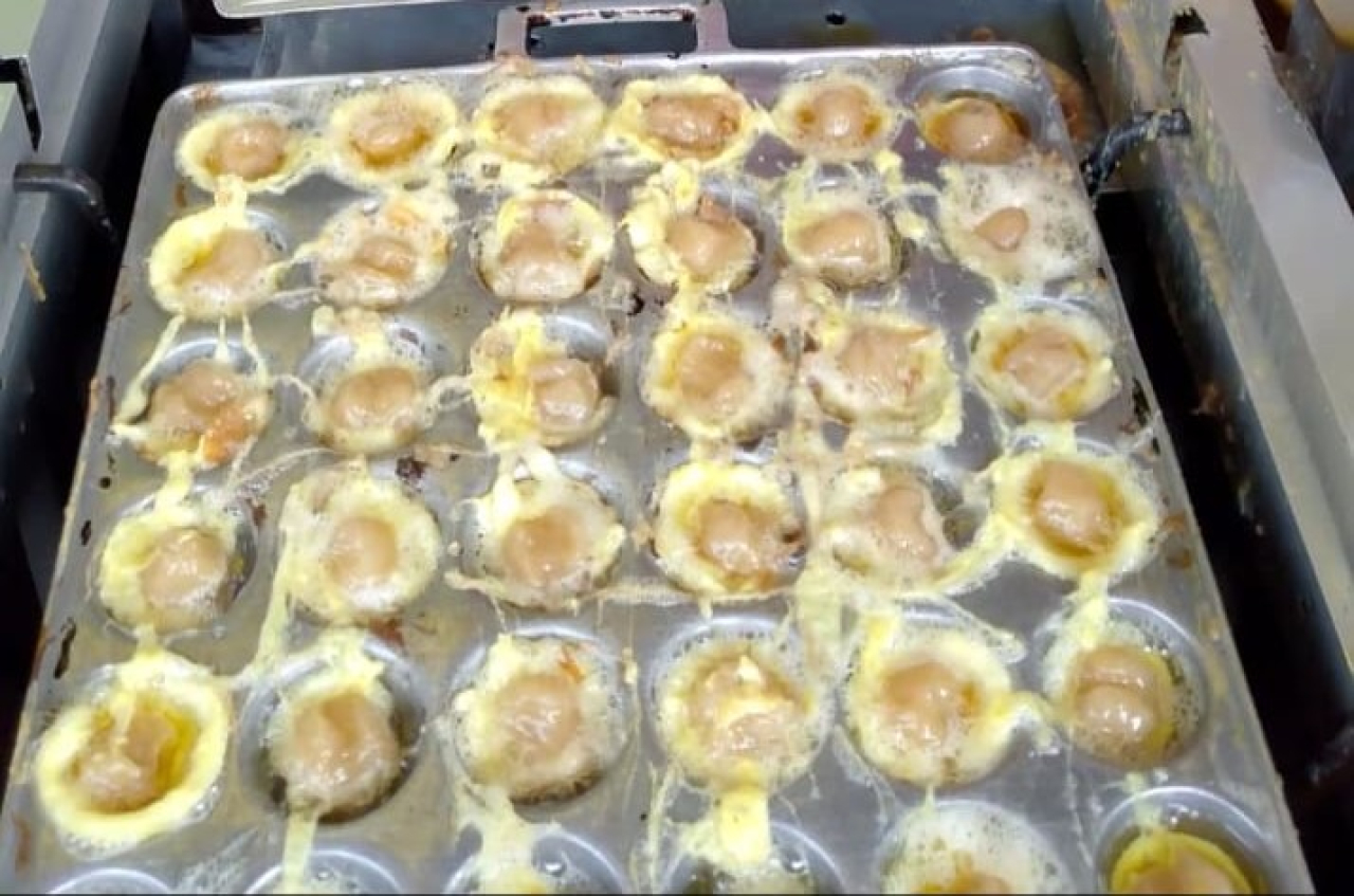 Pentol Telur 86 yang Dikelola oleh Pak Saifulkan, Jajanan Favorit dengan Modal Sederhana di Lumajang