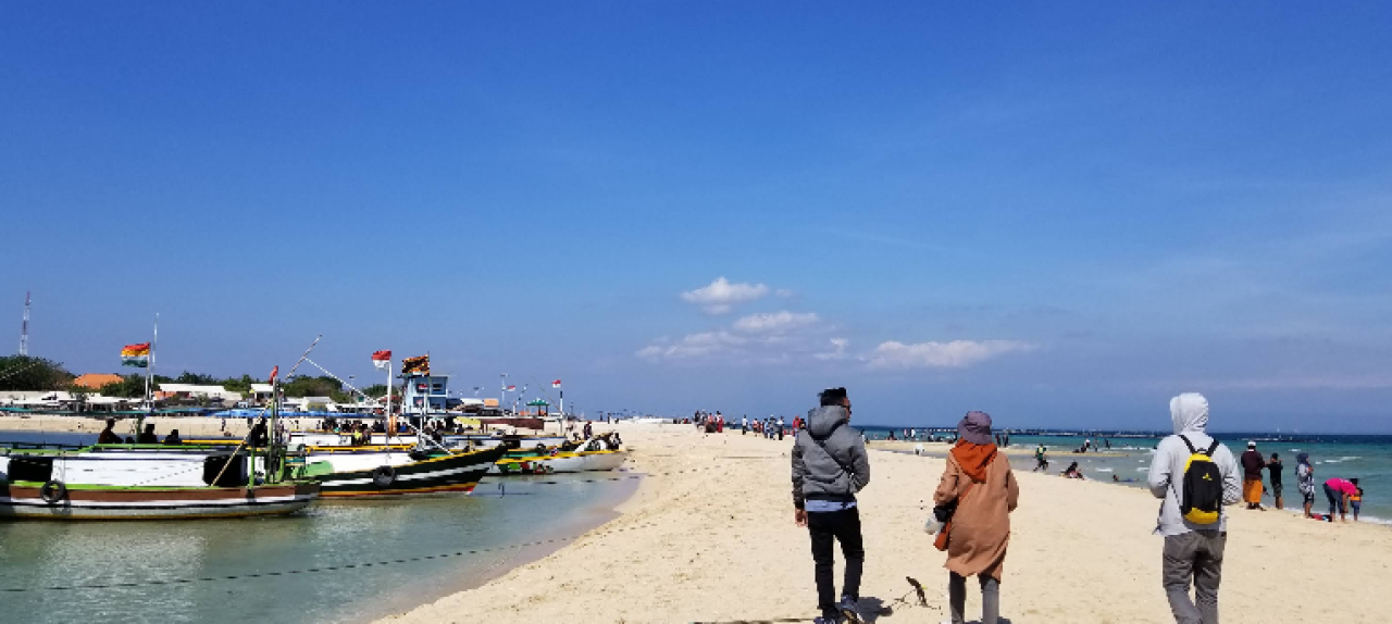 Keindahan Pantai Pasir Putih Gili Ketapang, Surga Tropis di Probolinggo