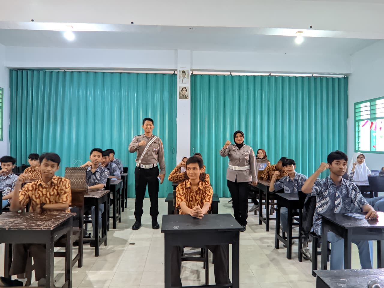 Satlantas Polres Lumajang Sosialisasi Tertib Lalu Lintas di SMA Islam