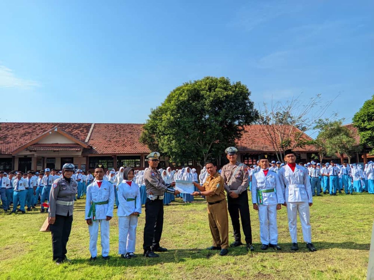 Polisi “Geruduk” SMAN 1 Kunir! Ajak Pelajar Jadi Pelopor Keselamatan Berlalu Lintas