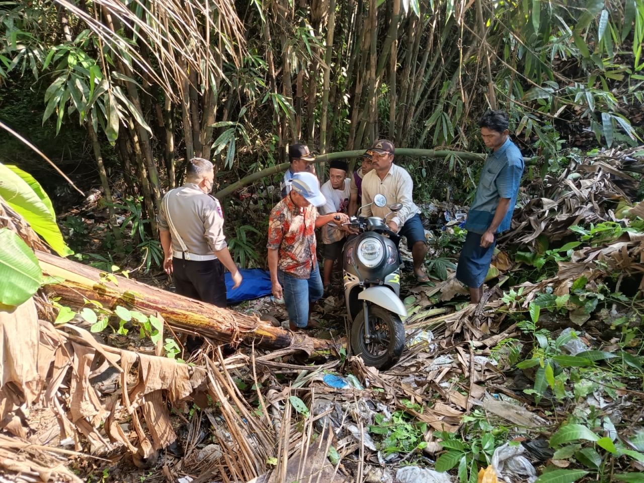 Warga Gempar! Mayat Pemuda Ditemukan di Sungai Klakah, Diduga Korban Laka Tunggal