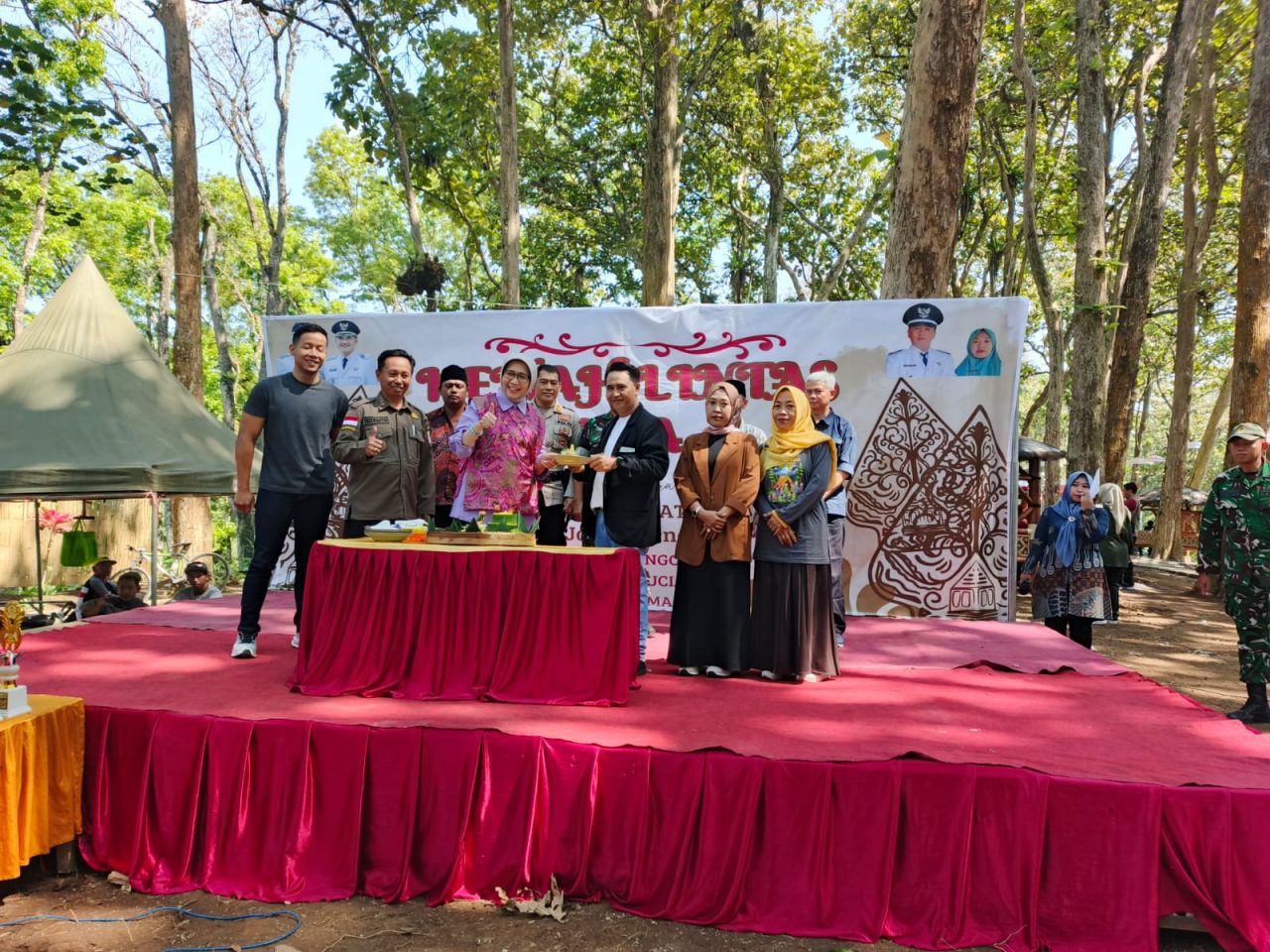 Kapolsek Gucialit Dampingi Bupati Lumajang Tinjau Rumah Warga dan Resmikan Wisata Kopi Jatian Kenong