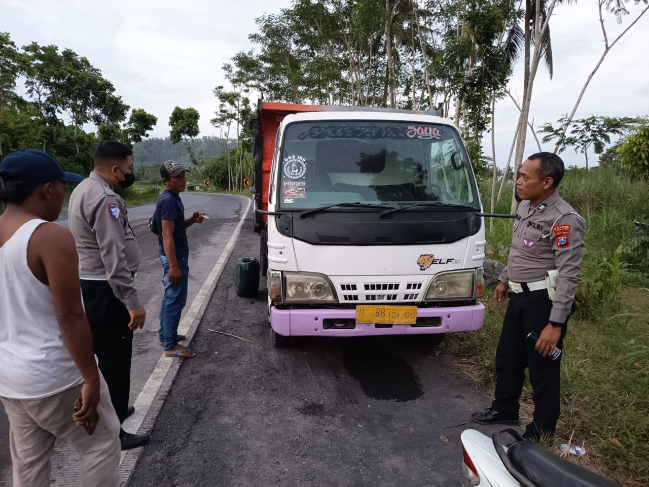 Anggota Polres Jember Meninggal Dunia dalam Kecelakaan di Jalan Raya Pasirian