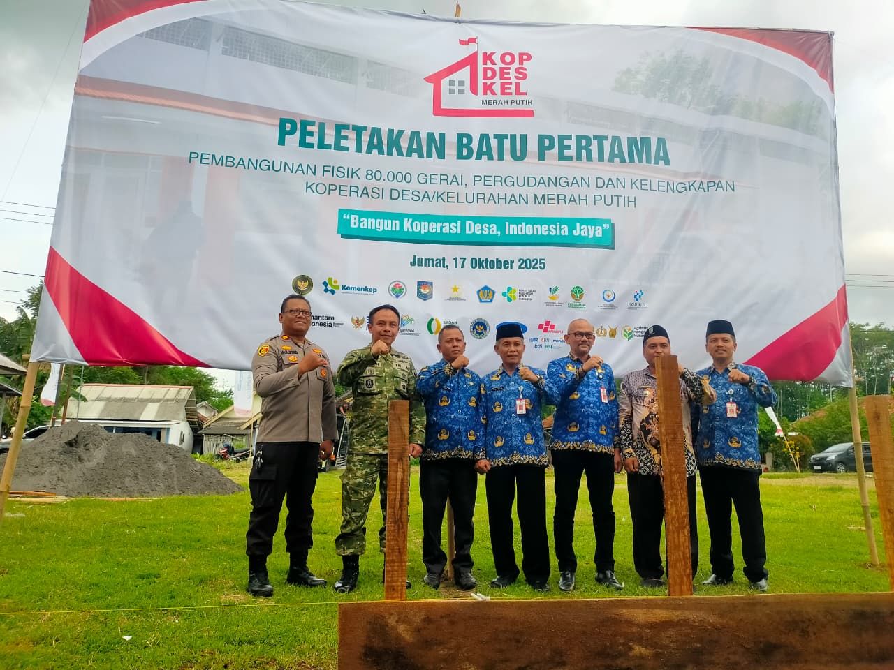 Kapolsek Kunir Hadiri Peletakan Batu Pertama Gudang Koperasi Merah Putih di Dorogowok