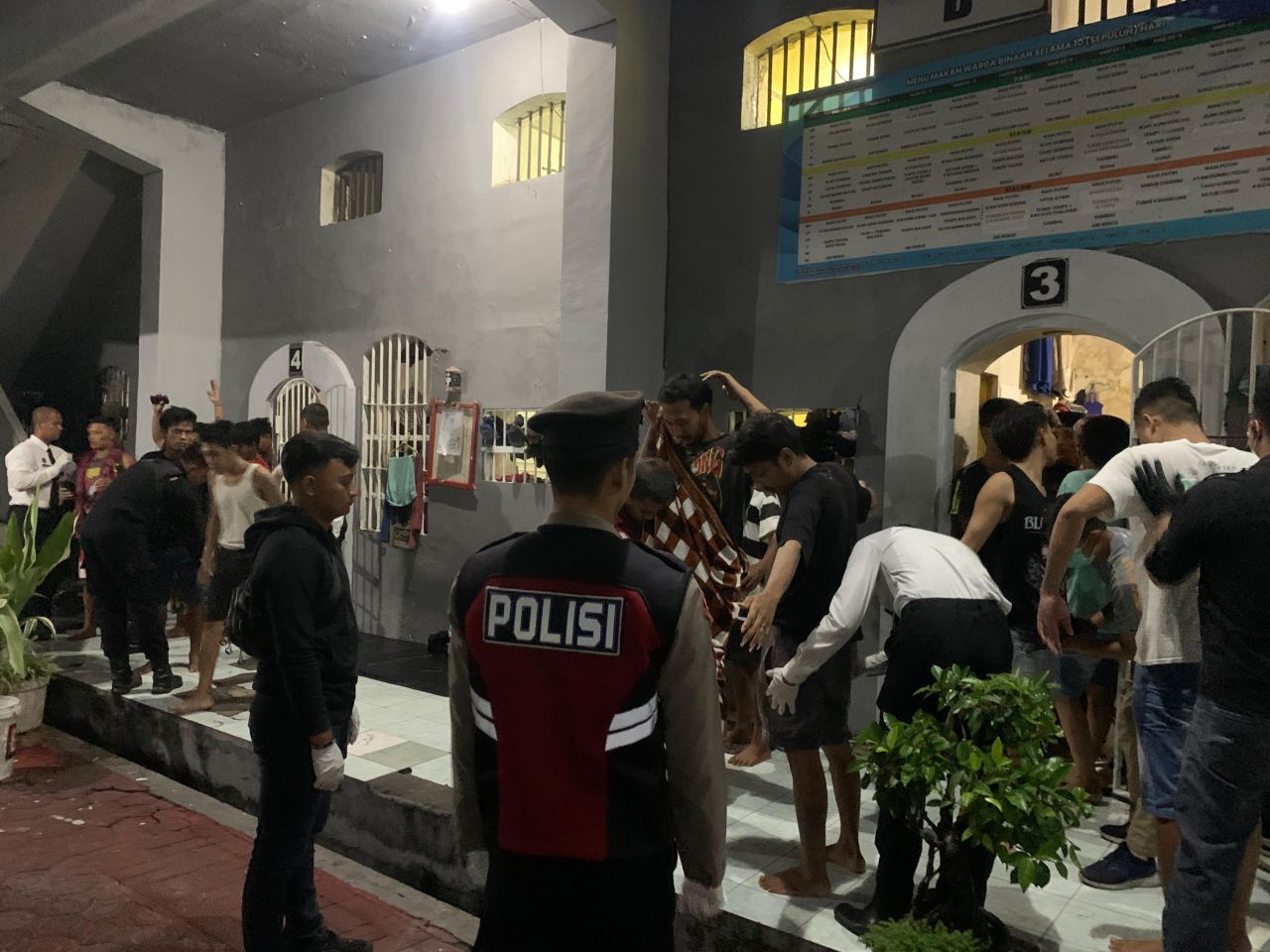 Polres Lumajang “Gerebek” Lapas Kelas IIB, Pastikan Tak Ada Barang Terlarang di Dalam Sel