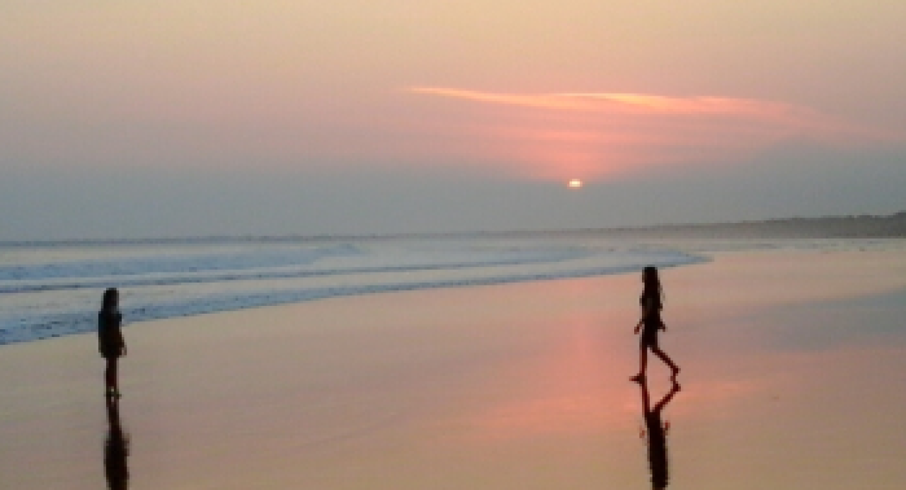 Pantai Pancer, Pesona Laut Selatan yang Menenangkan di Puger Jember