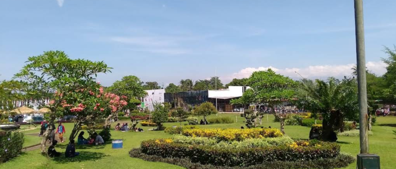 Super Galaxy Tempurejo, Wisata Hiburan Keluarga yang Penuh Warna di Jember