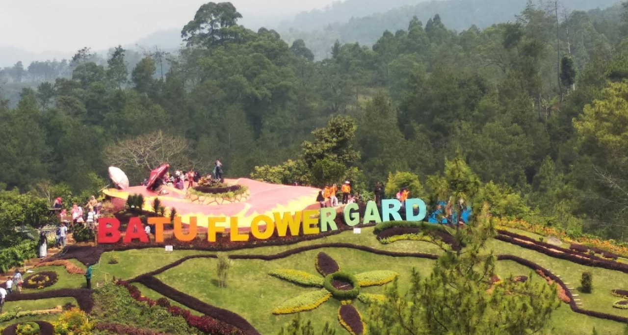 Air Terjun Coban Rais, Keindahan Alam Eksotis di Balik Perbukitan Kota Batu