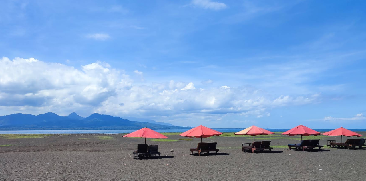 Pesona Pantai Boom Marina, Wisata Laut Modern di Ujung Timur Jawa