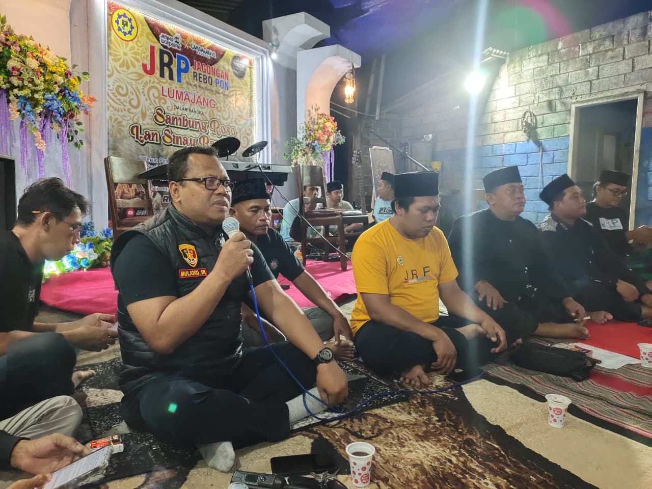 Kapolsek Kunir Turun ke Masyarakat, Jagongan Rebo Pon Jadi Ajang Guyub Polisi dan Warga